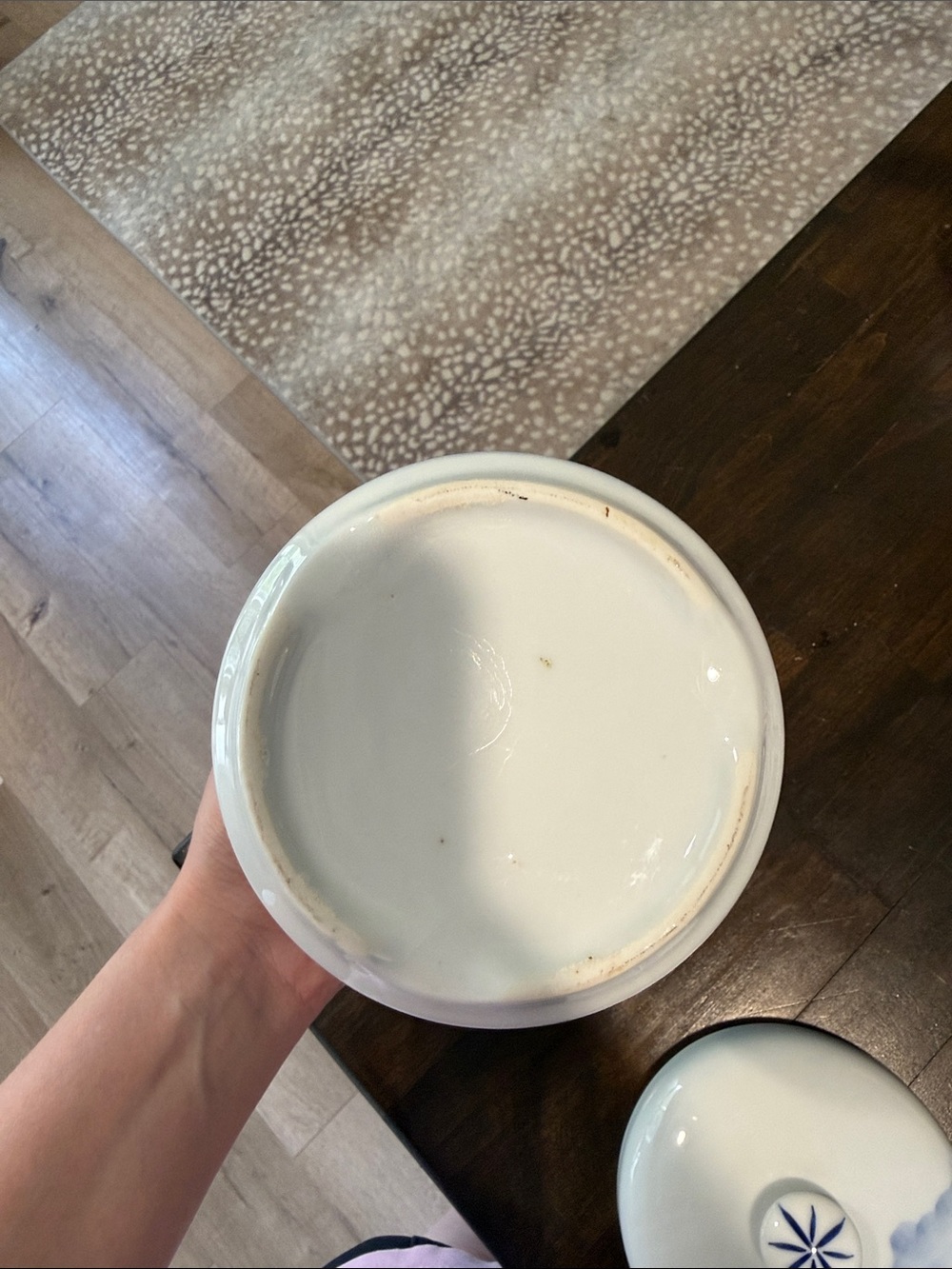 Blue and white porcelain jar with lid. - Picture 8 of 9